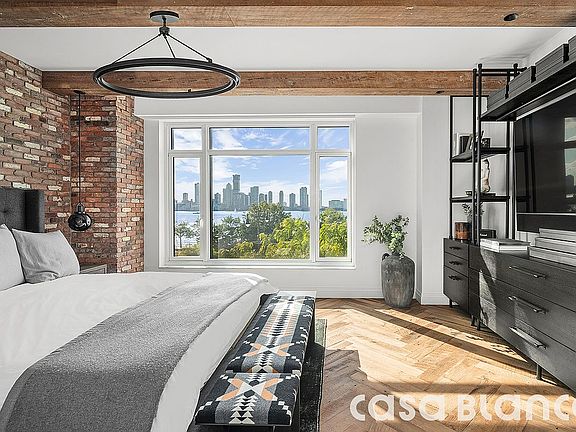 4th image of 70 Vestry St #4D