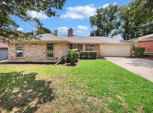 5628 Valley Meadow Dr, Arlington, TX 76016