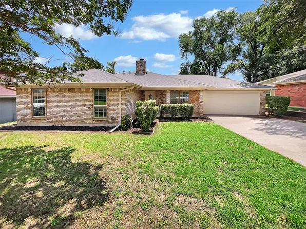 5628 Valley Meadow Dr, Arlington, TX 76016