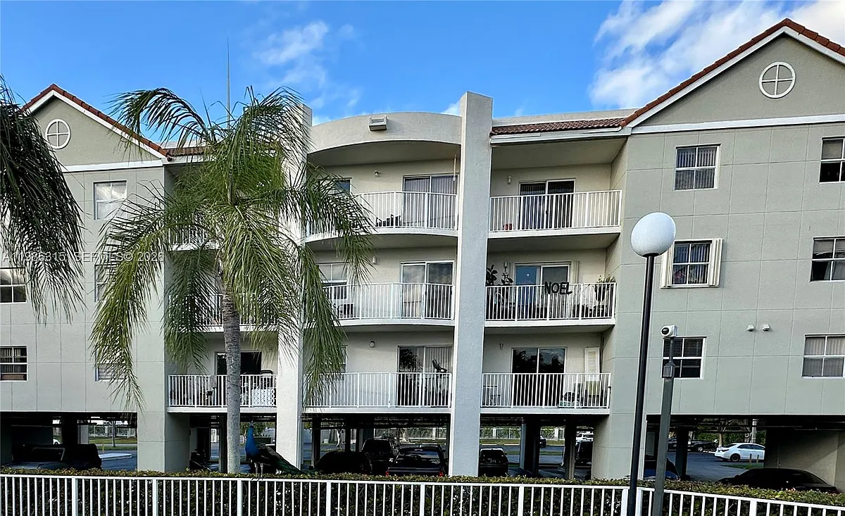 Building Photo - 8200 SW 210th St #209