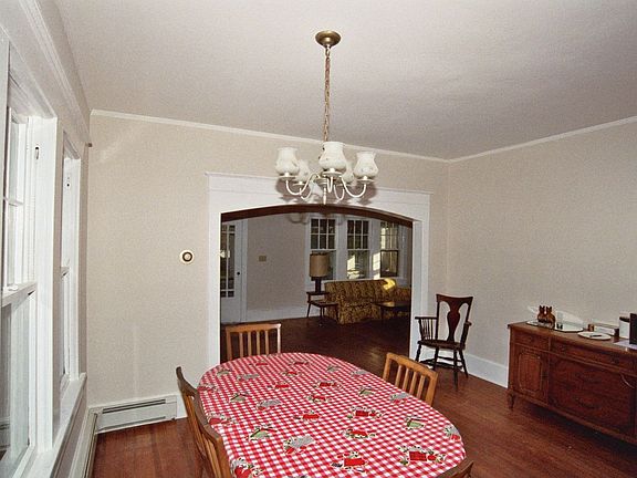 3rd image of 308 Trenton Ave