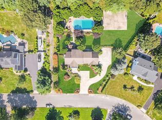 15 Ridgefield Dr, Shoreham, NY 11786