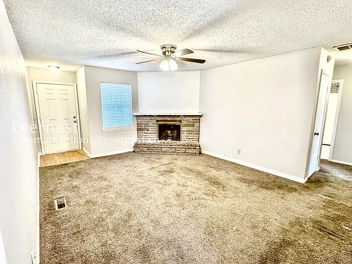 1756 S Pine Ave — Photo 8