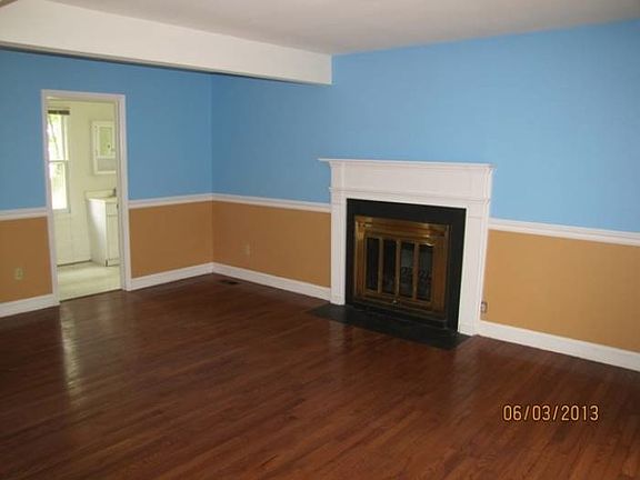 4th image of 13400 Parcher Ave