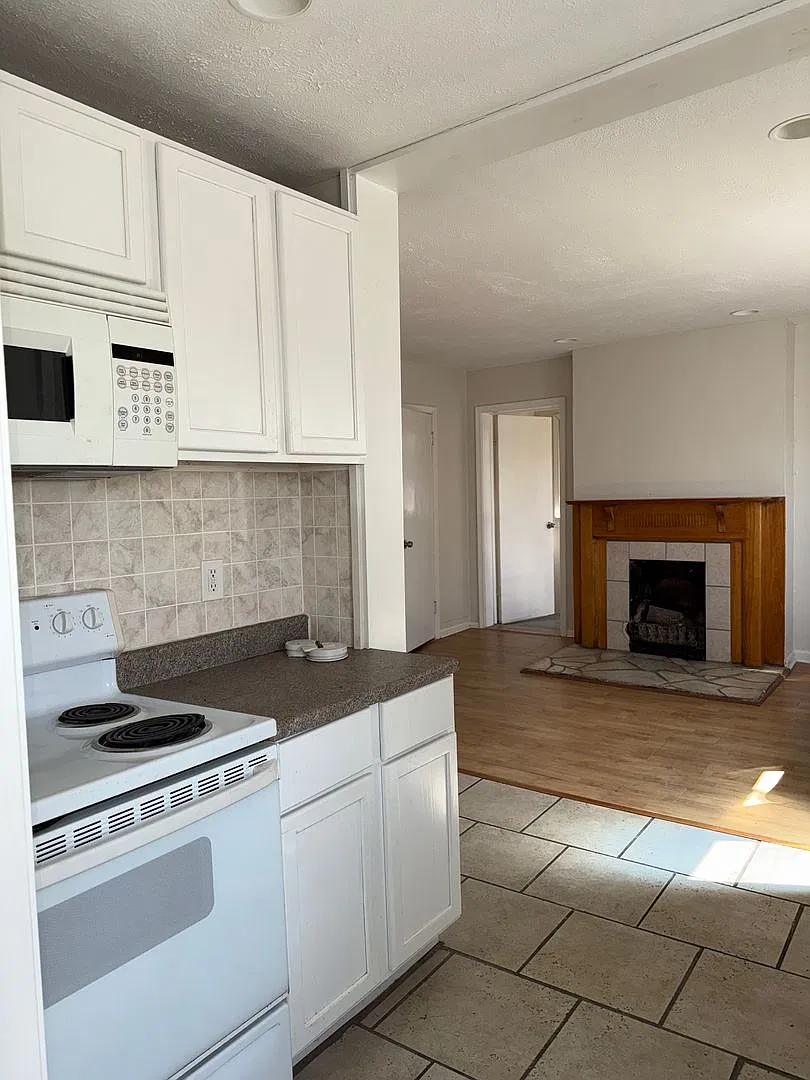 205 37th Street, Omaha NE 68131 — Photo 2