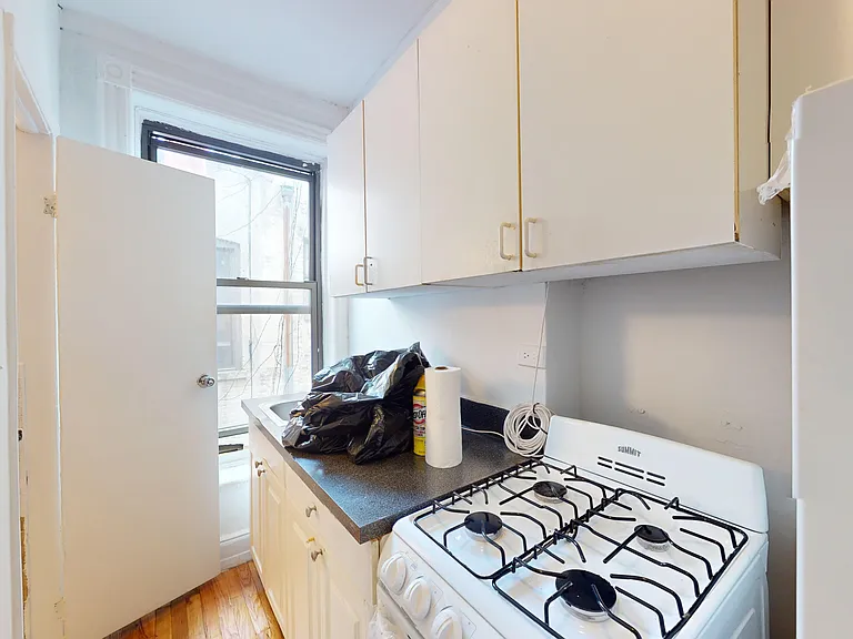 1731 2nd Ave #5RS — Photo 8