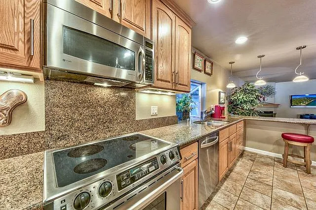 978 Glenrock Ct — Photo 3