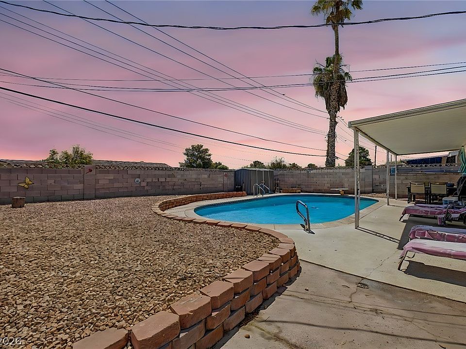 1st image of 712 Saylor Way