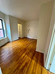 Rented by KNOCKKNOCK LLC