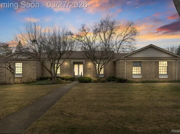 19010 Lacrosse Ave, Lathrup Village, MI 48076