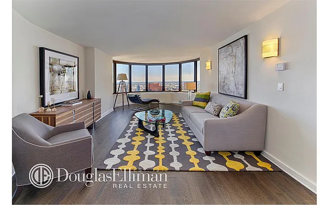 Rented by Douglas Elliman | media 17