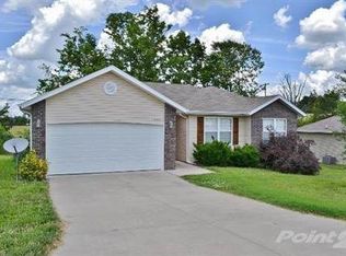 1407 W Robin St, Ozark, MO 65721