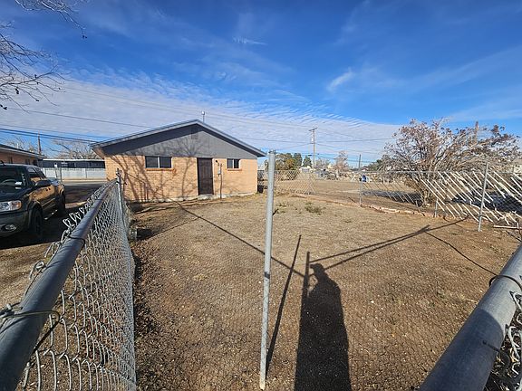 3rd image of 4616 Vulcan Ave