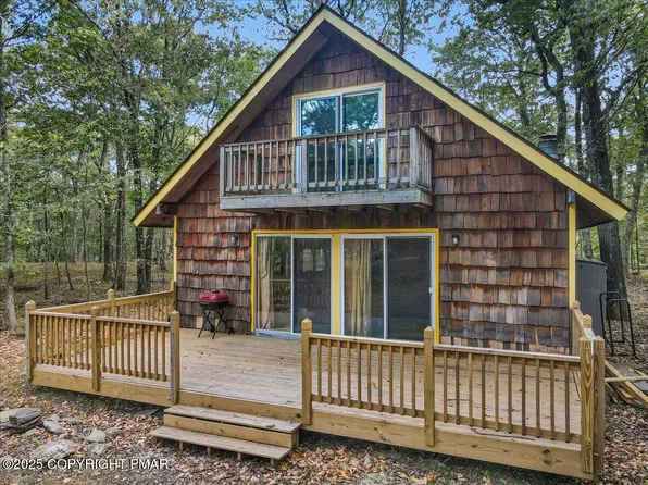 138 Badger Dr, Bushkill, PA 18324