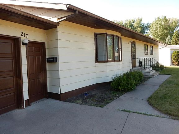 3rd image of 217 Eastview Dr