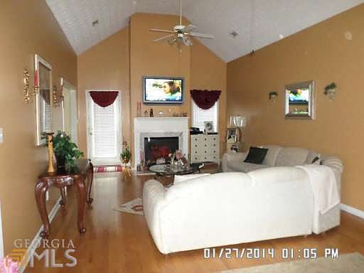 3rd image of 285 Emily Park