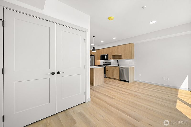 5th image of 820 N State Street #505