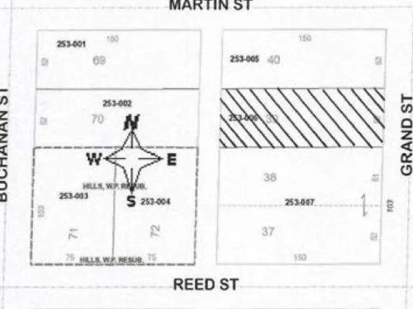 805 Grand St, Benton, IL 62812