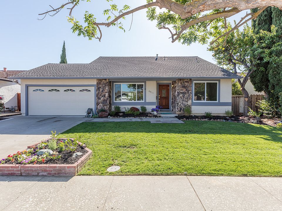 2nd image of 4411 Calle De Farrar