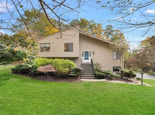 33 Cross Rd, Cortlandt Manor, NY 10567
