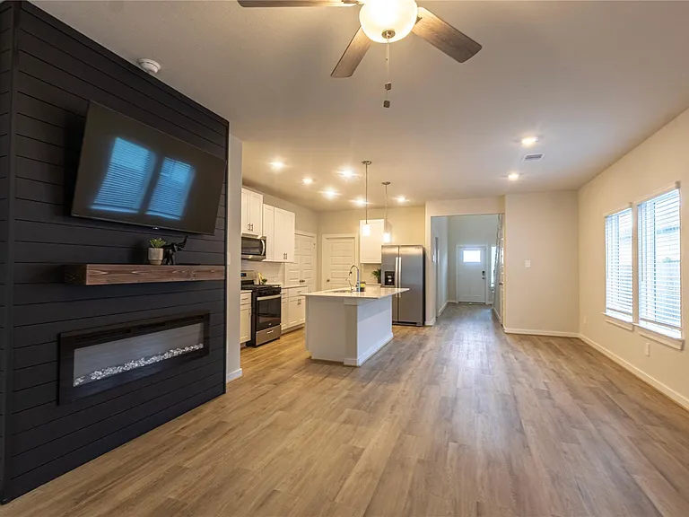 18672 Presswood Way — Photo 5