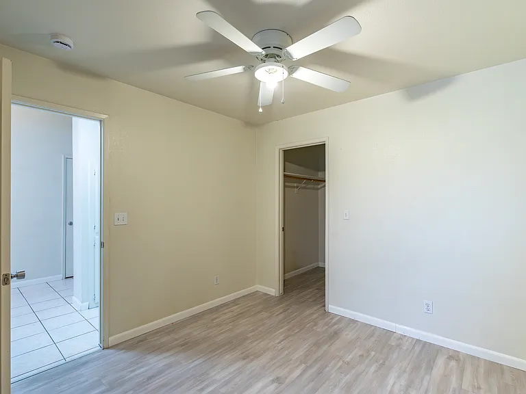 875 N Homsy Ave — Photo 15
