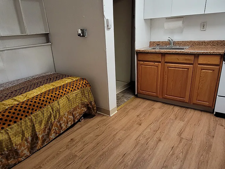 1128 Hess Ave #2 — Photo 5