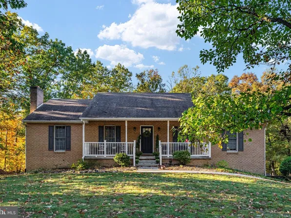 248 Antietam Dr, Falling Waters, WV 25419