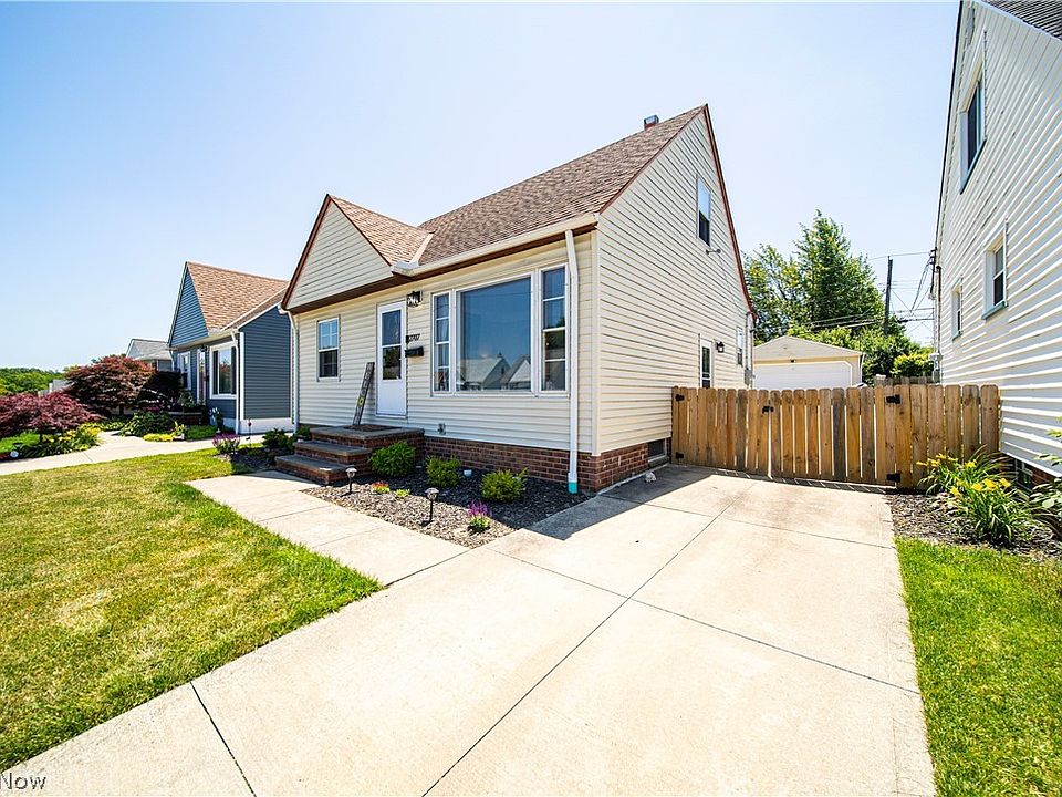 2707 Stanfield Dr, Parma, OH 44134 Zillow