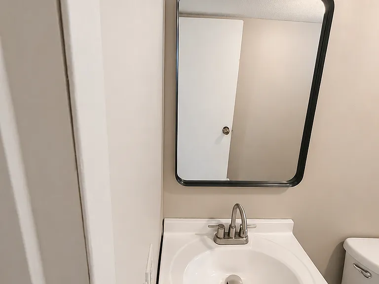 110 Deborah Dr — Photo 4