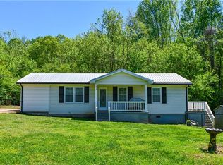 858 Old Airport Rd, Commerce, GA 30530