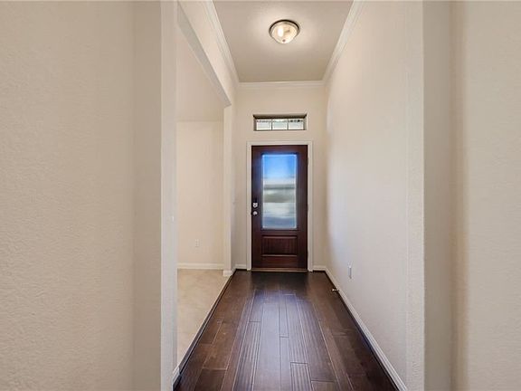 3rd image of 601 Linares Ln