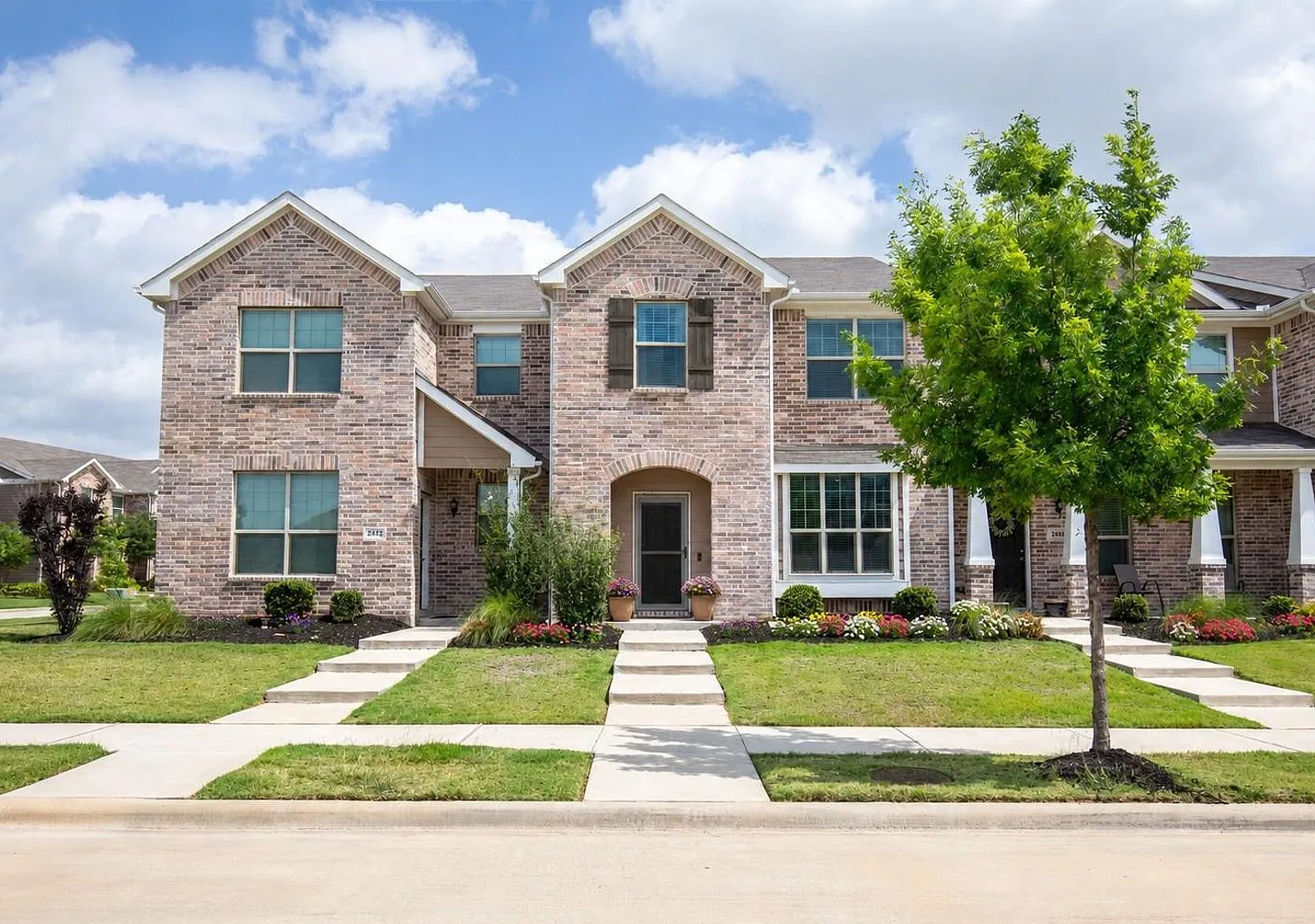 3 Bed 2.5 Bath in Brentwood across from Dentons Discovery Park — Photo 1