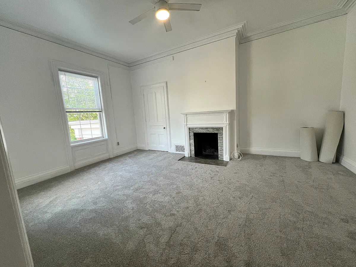 Building Photo - 150 Waterman St #2R