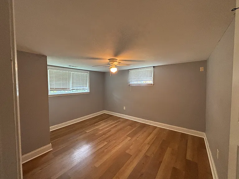 13710 Botts Ave #BASEMENT — Photo 10