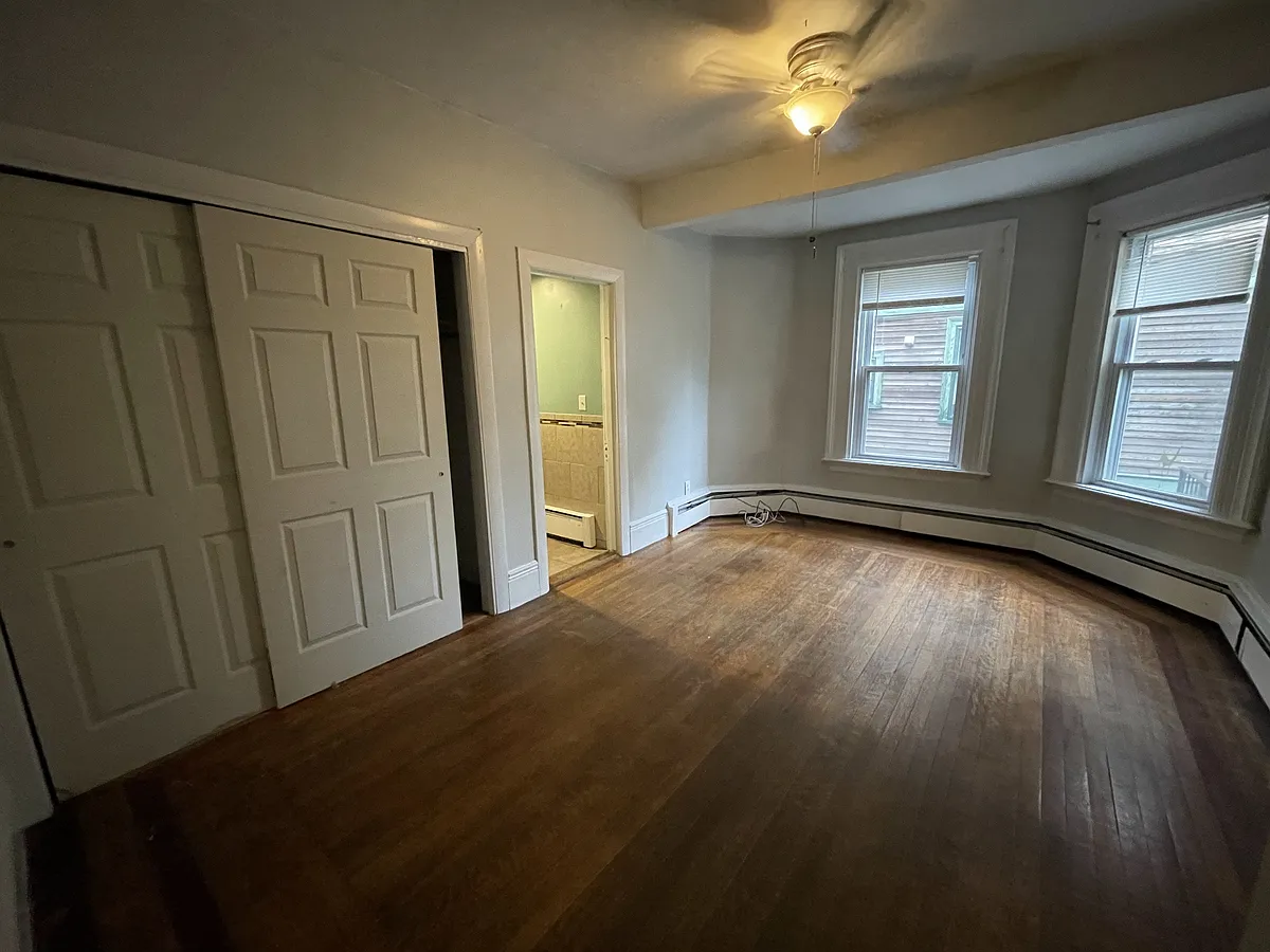 Building Photo - 296 Washington Ave #3