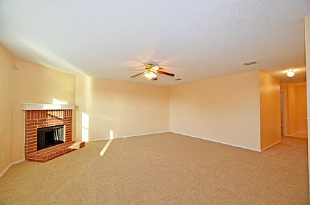 3rd image of 2633 Pandale Dr