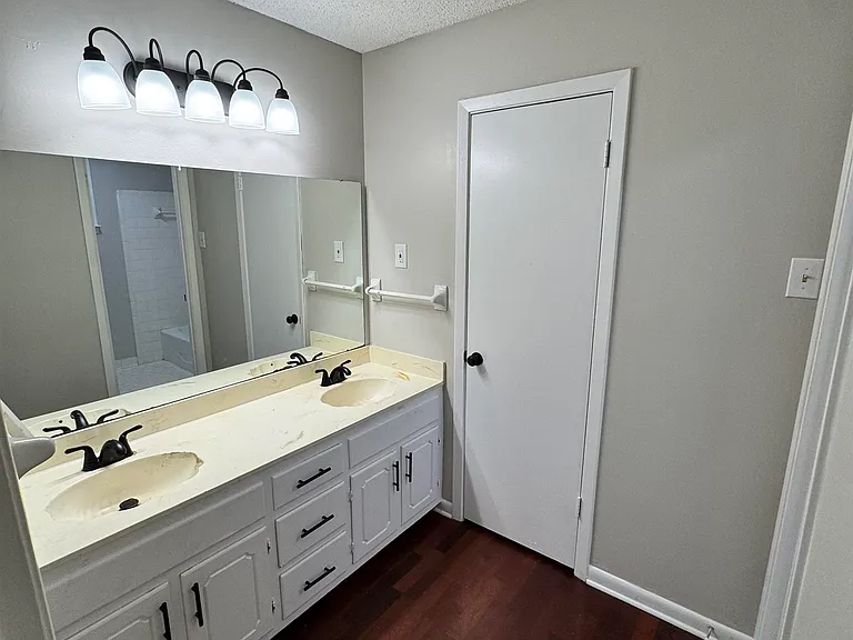 2302 Hawksmoor Pl — Photo 21