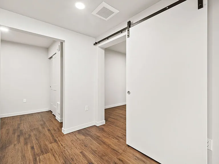 Niwa Apartments | Modern City Living in Queen Anne | Furnished Units & Move in Specials! — Photo 48