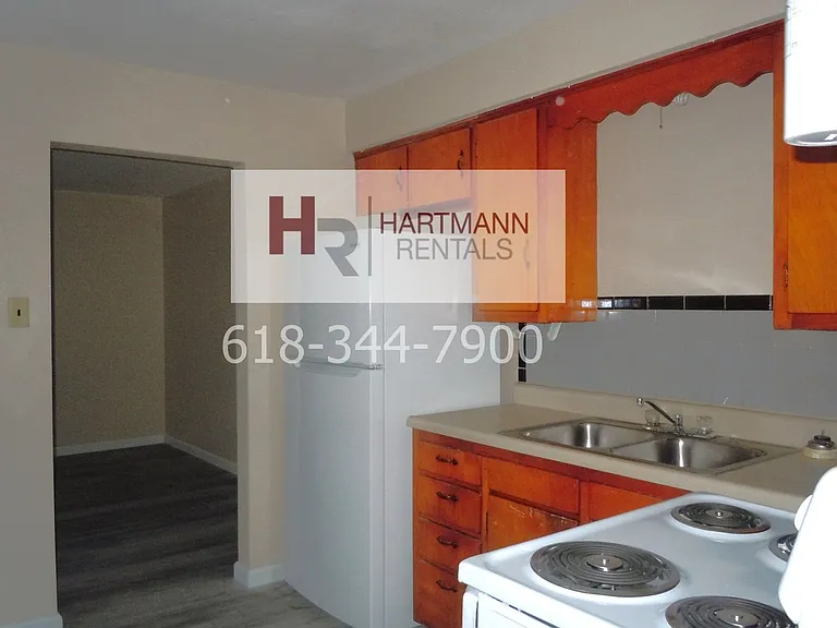 404 S Combs Ave — Photo 8