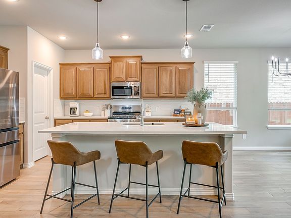 5th image of 1303 Hickory Ct