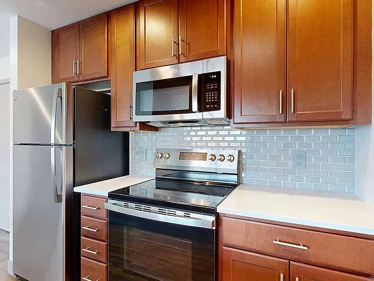 Midtown Crossing Apartments — Photo 79