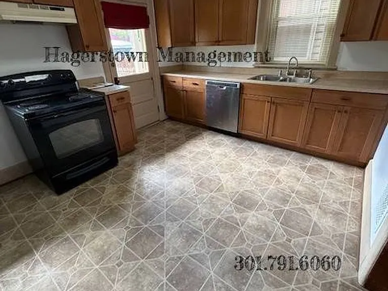 109 Fairground Ave — Photo 6