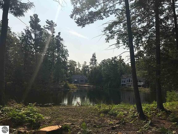5th image of 6 Frog Pond Dr