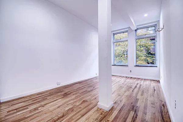 Rented by Urbane Brokerage | media 27