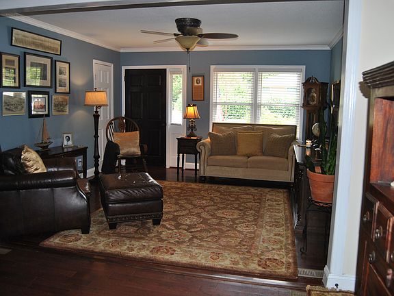 3rd image of 428 Julia Ave