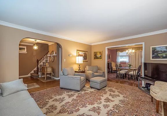 5th image of 79-45 215th St