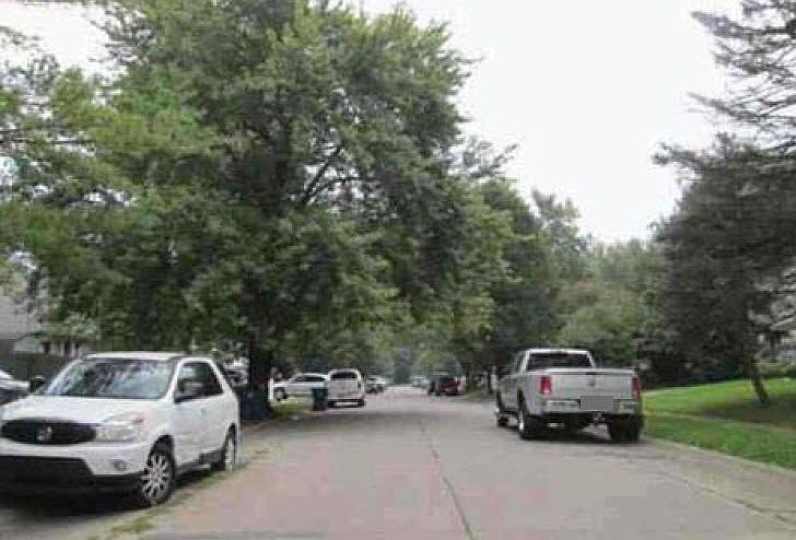 2nd image of 8512 E 34th Pl