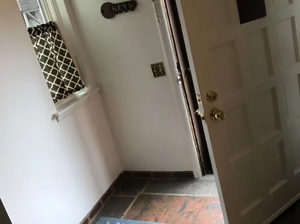 2508 Red Oak Cir, Springfield, PA 19064