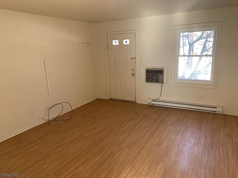 1st image of 7 Hillside Ter APT 13